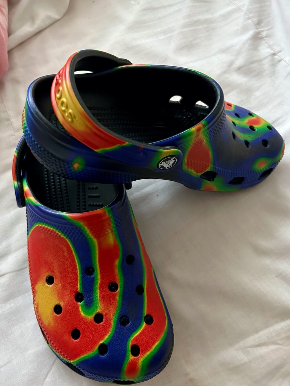 Crocs Kid’s Unisex Clog Sandals Rainbow Tie-Dye Pattern Size US M4 W6 Age 8-10.